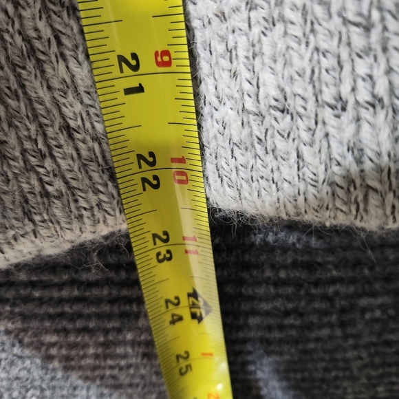 Endless Rose Cropped Gray Women's Sweater Sz. Small - Picture 9 of 11